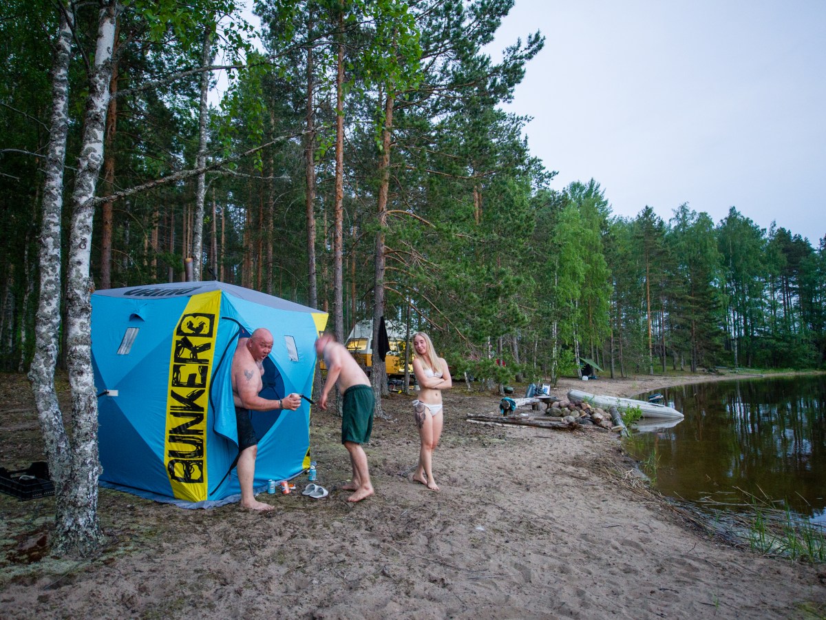 Uuden telttasaunan koeajo Saimaalla